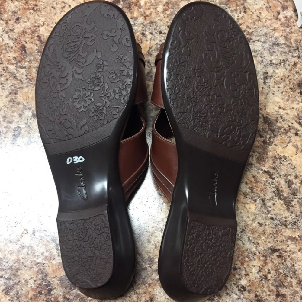 Clarks - Picture 3 of 3